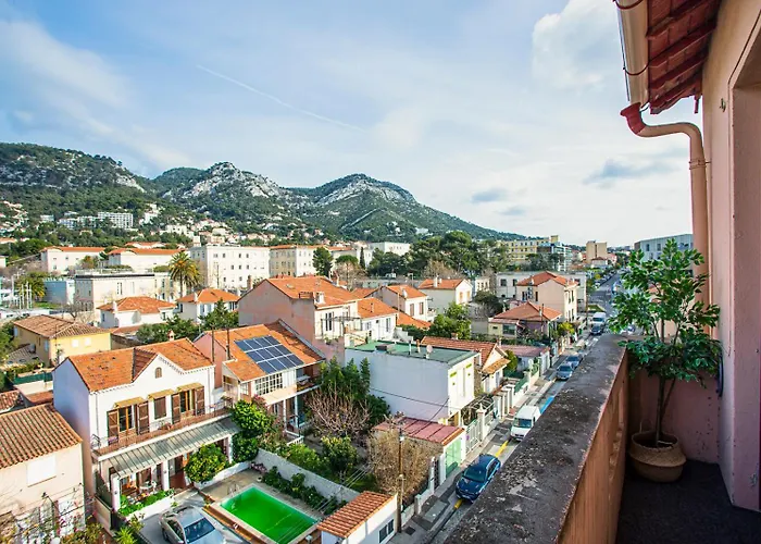 #3 Toulon CENTRE, BALCON, LUMINEUX, STATIONNEMENT FACILE, TOUT CONFORT