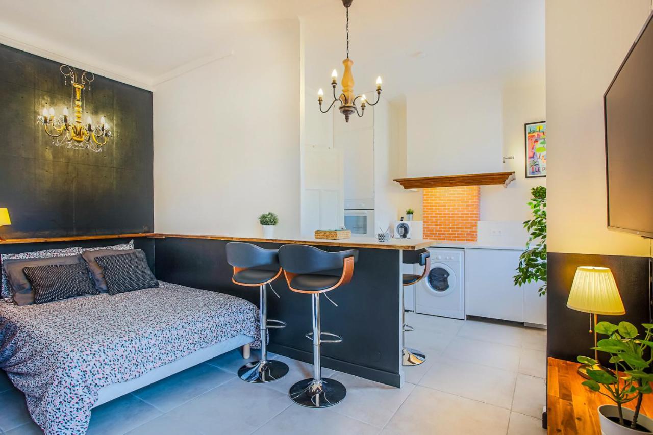 #3 Centre, Balcon, Lumineux, Stationnement Facile, Confort Appartement *