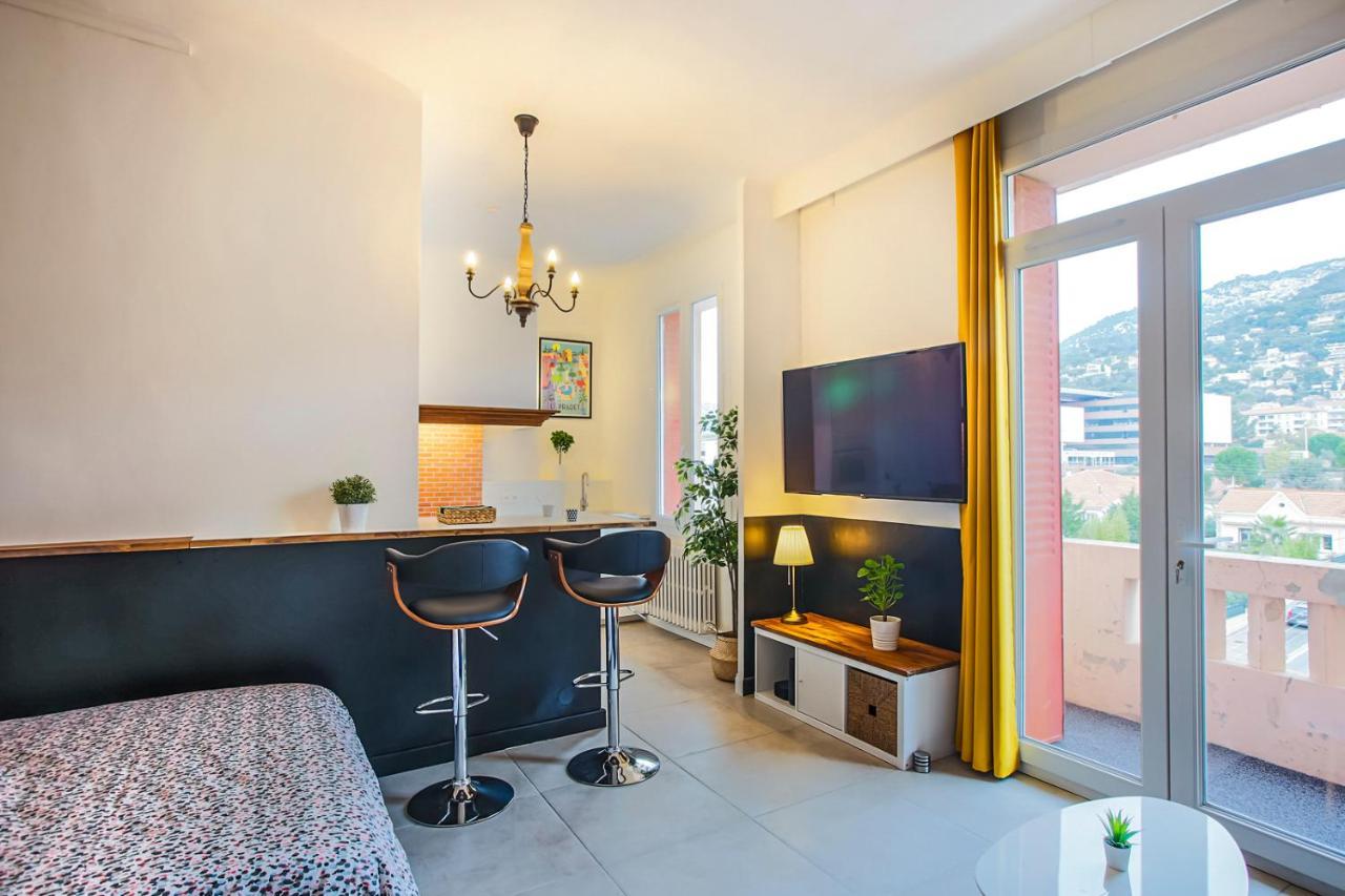 #3 Centre, Balcon, Lumineux, Stationnement Facile, Confort Appartement Toulon