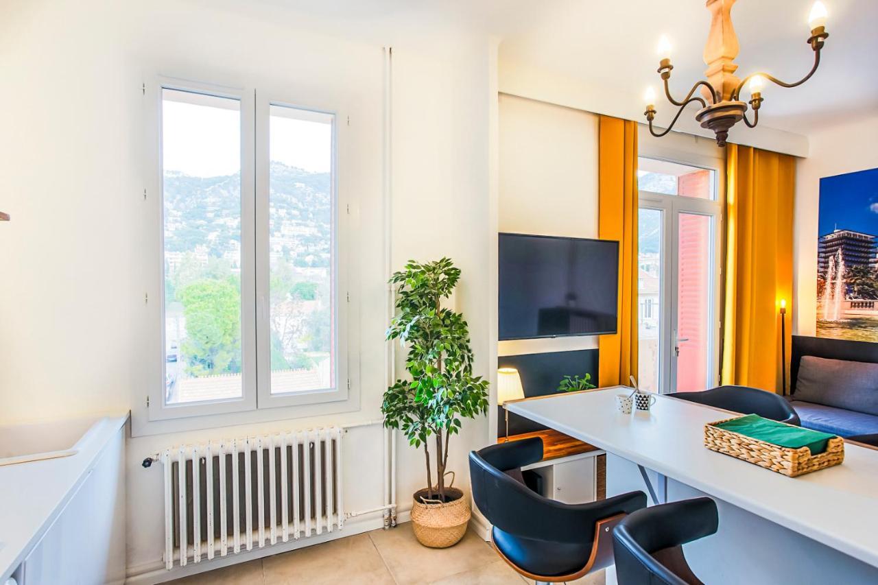 #3 Centre, Balcon, Lumineux, Stationnement Facile, Confort Tolone