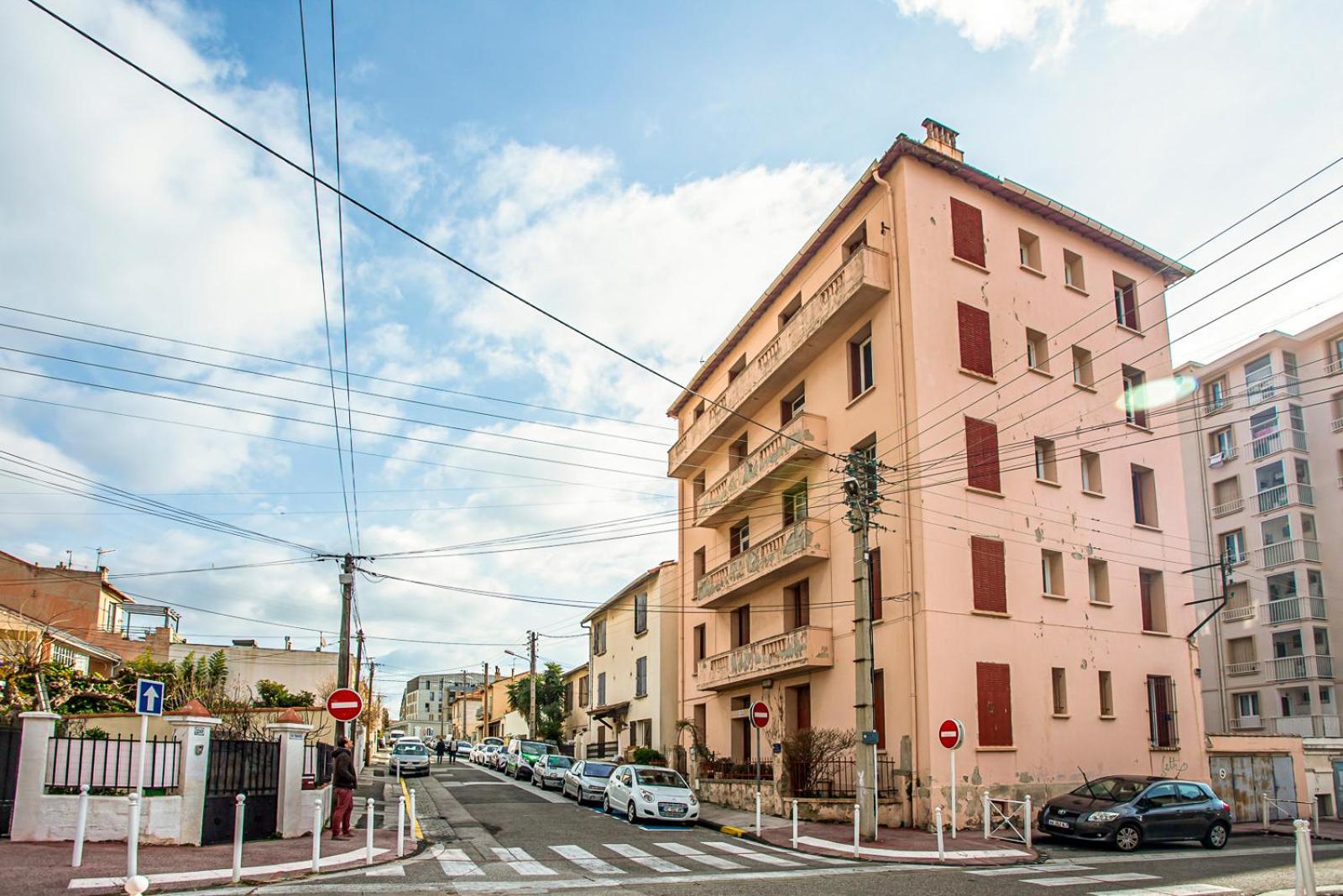 Appartement #3 Centre, Balcon, Lumineux, Stationnement Facile, Confort