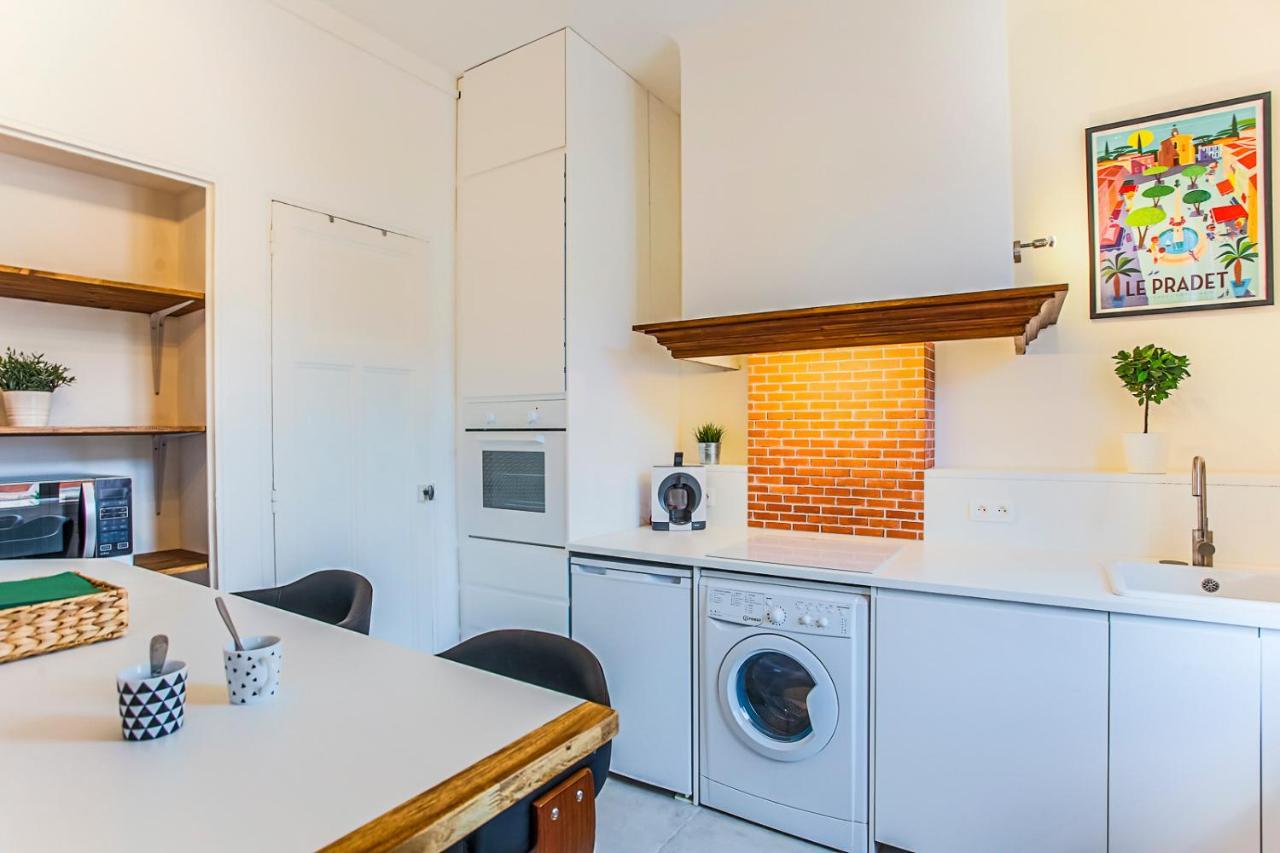 #3 Centre, Balcon, Lumineux, Stationnement Facile, Confort *